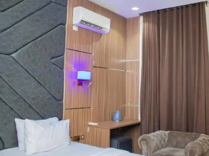 Laycon Hotel & Suites