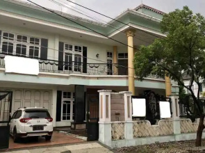 Oyo 2621 Darmo Palace Syariah