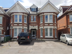 Thornbury Apartments