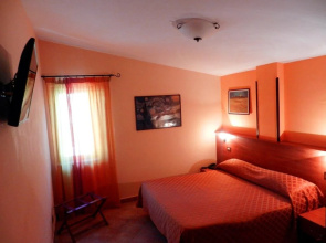 Hotel Piscina La Suite