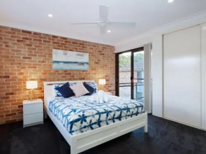 68 'Bay Parklands' , 2 Gowrie Ave - Aircon, Pool, Tennis Court, Communal Spa