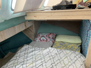 Harbor Houseboat