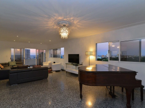 Big City Penthouse 360 View