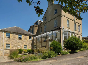 Wentworth House Hotel
