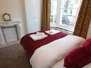 Peymans The Luxurious Townhouse Serviced Apartment