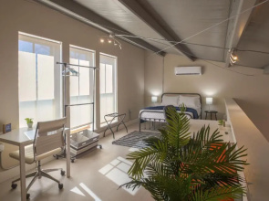 Gorgeous Guesthouse Near Amazing Downtown
