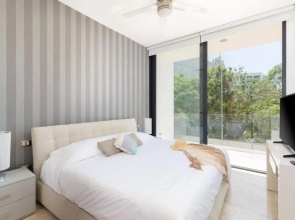 Unique Chic 2 units in 1 Ocean View Rooftop Pool Near The Beach and 5th Avenue