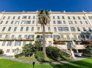 JOIVY Lovely Apt with Communal Pool in Nervi