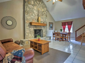Dripping Springs Home w/ Deck, Near Wedding Venue