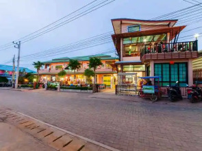 Baan Tonpai Koh Larn