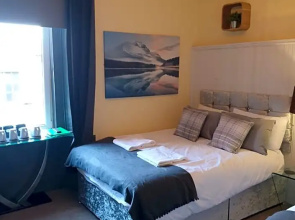 The Residence - 47 Minto St