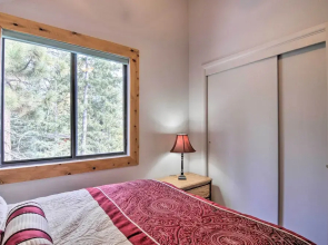 Duck Creek Village Cabin w/ Deck on Half Acre