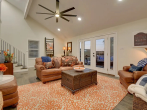 Updated Granbury Home in Historic District!