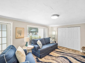 Key West Vibes Walking Distance to Wilton Drive - 2BD 3bth, Wilton Manors