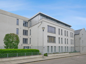 Deluxe Three-bedroom Home in the Sought-after West End Area of Aberdeen