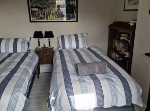 Inviting 2-bed Character House Stamford