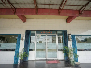 OYO 448 Hotel Central