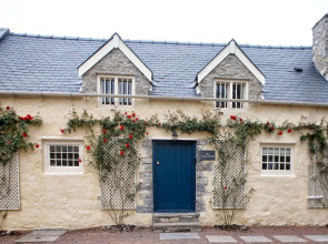 Gileston Manor
