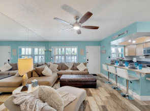 Newly Renovated 2 Beds 2 Baths Condo in St Pete Beach