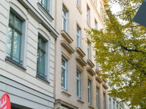 Exclusive Suite South Central