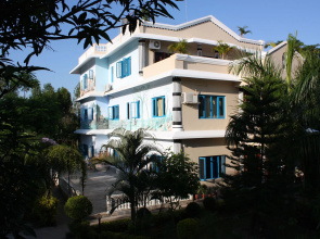 Hotel Parkside & Swimming Pool-Between Greenery and Azure ,Your Perfect Retreat