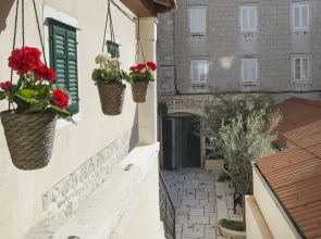 Aspalathos Residence