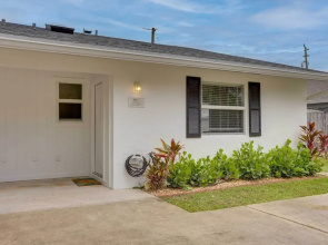 Pet-friendly Jupiter Townhome, 6 Mi to Beaches!