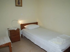 Tourloti Village House