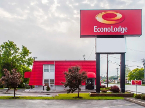 Econo Lodge Watertown