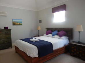 Corporate Self Contained Unit - Fraser Street