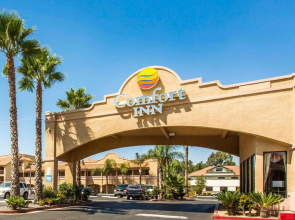 Comfort Inn & Suites Moreno Valley near March Air Reserve Base