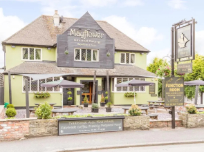 Mayflower Bar & Eatery