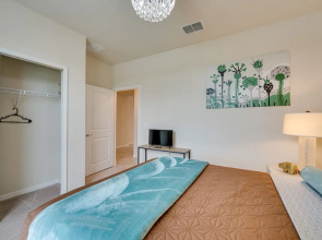 Pet-friendly Townhome w/ Pool, Near Disney World!