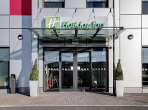 Holiday Inn London - Luton Airport by IHG