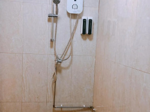 The Hive Singapore Hostel