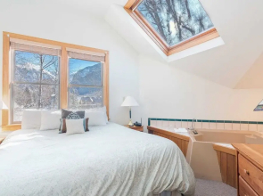 Plunge A by Avantstay Stunning Views & A Block From Lift #7