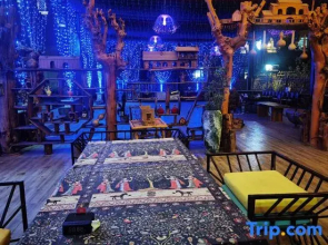 Tukes Ligong Be Courtyard Homestay Reception Center