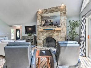 Lakefront Family Retreat in Osage Beach!
