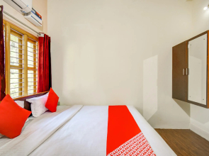 OYO 75953 Shine Inn 2