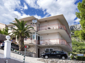 Apartment Rozari - family friendly & sea view: A1-Ivana  Brela, Riviera Makarska