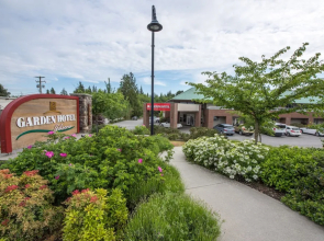 Gibsons Garden Hotel