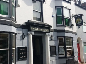 Kings Arm'S Hostel