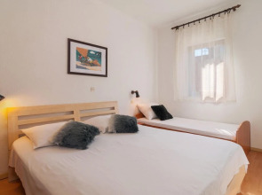 Stunning Apartment in Dugi Rat With 1 Bedrooms and Wifi