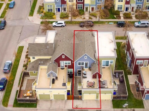 Old Town North Jewel! Near Breweries and River!