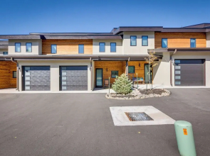 Angel Fire Home w/ Hot Tub < 1 Mi to Ski Slopes!