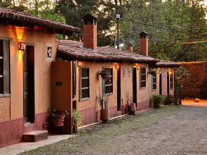Villa Patzcuaro Garden Hotel & RV Park