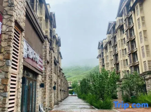 Badaling Guanshanyue Loft Villa