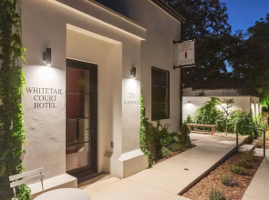 Whitetail Court Hotel