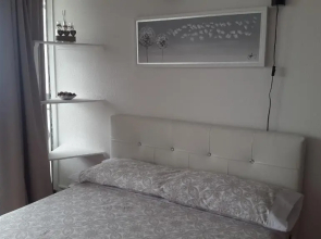 Tenis Golfmar 409A - pool view