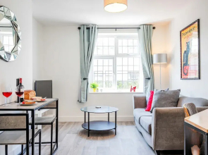 Host Stay Croydon Road Apartment